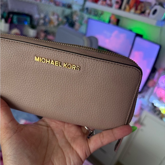 Sold - Picture 8 of 10